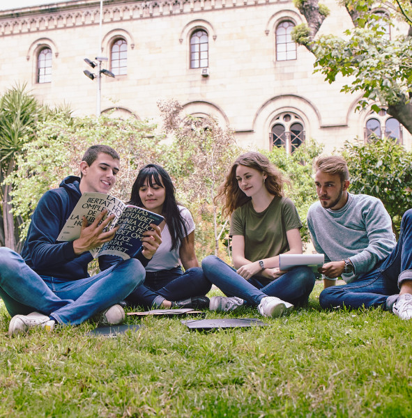 Estudiants de la UB. 